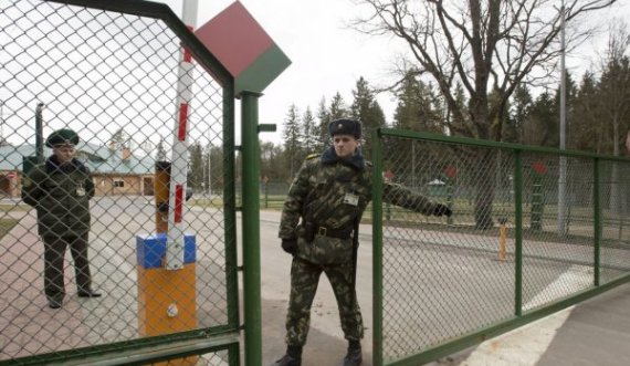 Bjellorusia thotë se po e mbyll kufirin shkaku i pandemisë, dyshohet se ka arsye tjetër