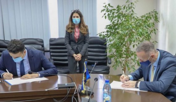 Policia e Kosovës pranon si donacion nga OSBE kompjuterë e maska medicinale