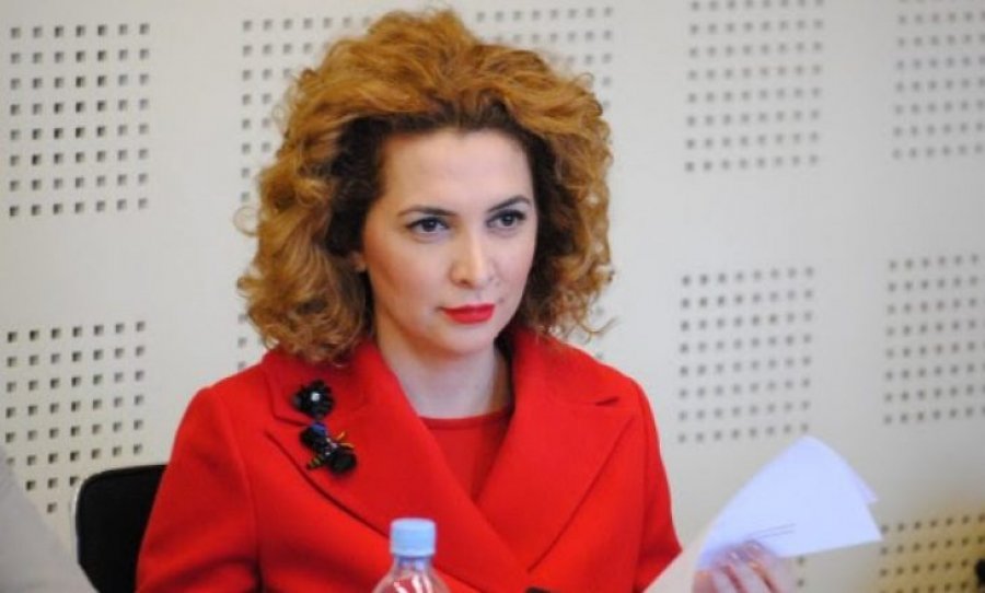 Albena Reshitaj paralajmëron largimin nga AAK-ja: Pres reflektimin e Ramush Haradinajt