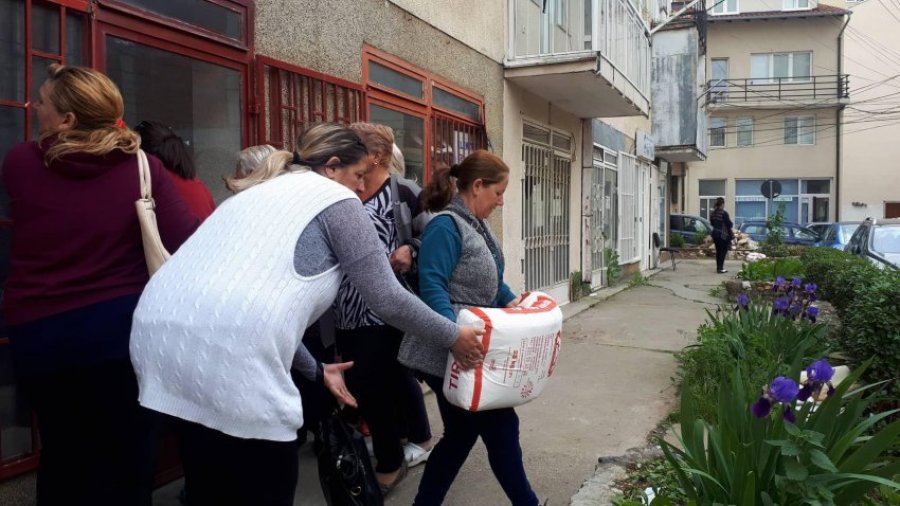 Momenti për ta ngritur humanizmin dhe solidaritetin, shumë familje po përballen me skamje!