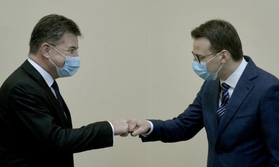 Përfaqësuesi i Serbisë dhe Lajçak takohen në Bruksel