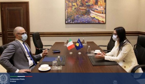 Ambasadori italian takon kryediplomaten kosovare, flasin për rrugën euro-atlantike të Kosovës