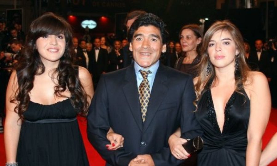 Zbulohet arsyeja pse Maradona la jashtë testamentit dy vajzat e tij