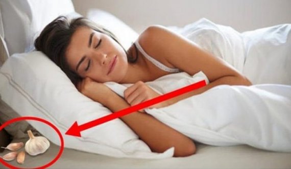 Vendosni çdo natë një hudhër poshtë jastëkut dhe do të befasoheni nga pasojat