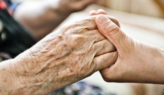 Rrëfimi i 86 vjeçares nga Kosova që mposhti koronavirusin: S’kam marrë kurrë në jetë ilaçe!