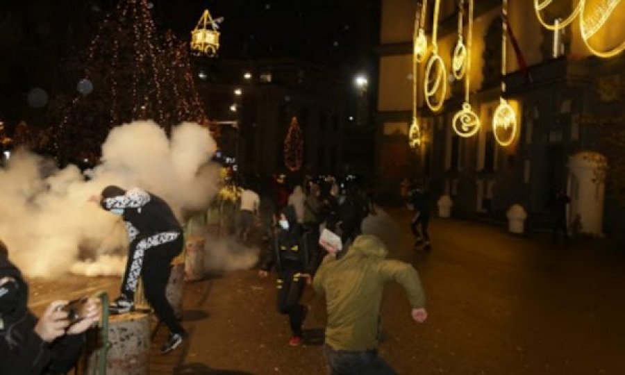 Protestat për vrasjen e 25 vjeçarit në Tiranë, policia bën bilancin: 25 të arrestuar, 130 të proceduar