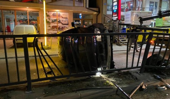 Vetaksident në Fushë Kosovë, vetura rrokulliset në mes të rrugës
