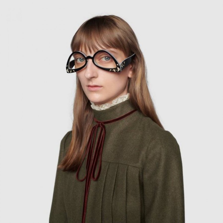 Gucci zbulon trendin e ri dhe të çuditshëm të syzeve, ‘kokëposhtë’