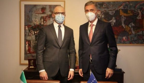 Kryeprokurori Lumezi takohet me Ambasadorin e Italisë në Kosovë, flasin për bashkëpunim në sundimin e ligjit