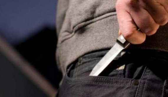 Nxënësi 13-vjeçar theret me thikë në Fushë Kosovë