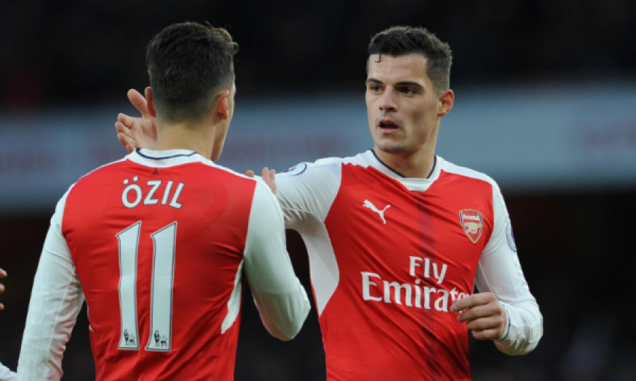 Granit Xhaka paralajmërohet se do ta përjetojë fatin e Mesut Ozilit