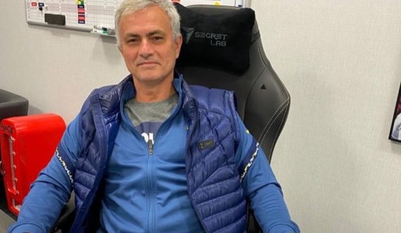 Mourinho: Unitedi duhej të më jepte më shumë kohë