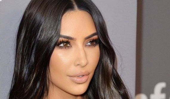 Kim Kardashian publikon një foto të këngëtares shqiptare, ja çfarë i shkruan