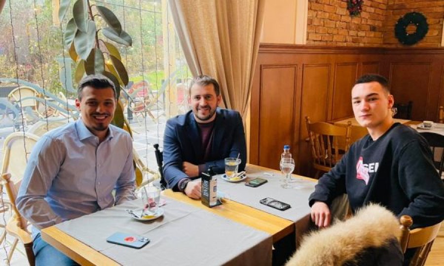 Kush do të jetë Kryetar i ri i PDK-së: Bëhen bashkë djemtë e Sami Lushtakut, Kadri Veselit dhe Hashim Thaçit
