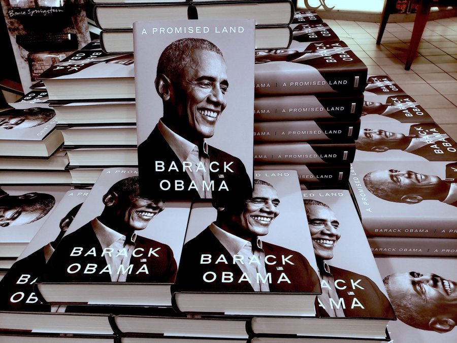 Libri i Barack Obama-s thyen rekorde, shiten mbi 3 milionë kopje brenda një kohe shumë të shkurtër