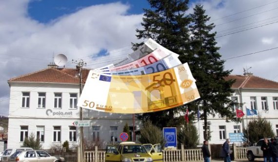 Dragashi lë prapa qytetet e mëdha, ndan nga 500 euro për të prekurit me Covid