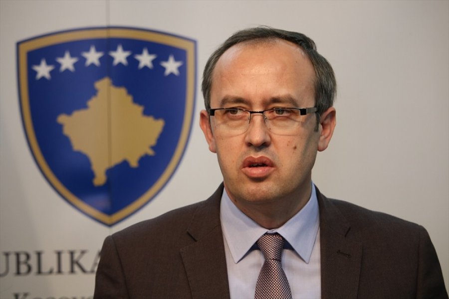 Avdullah Hoti reagon pas plagosjes së policit të Kosovës