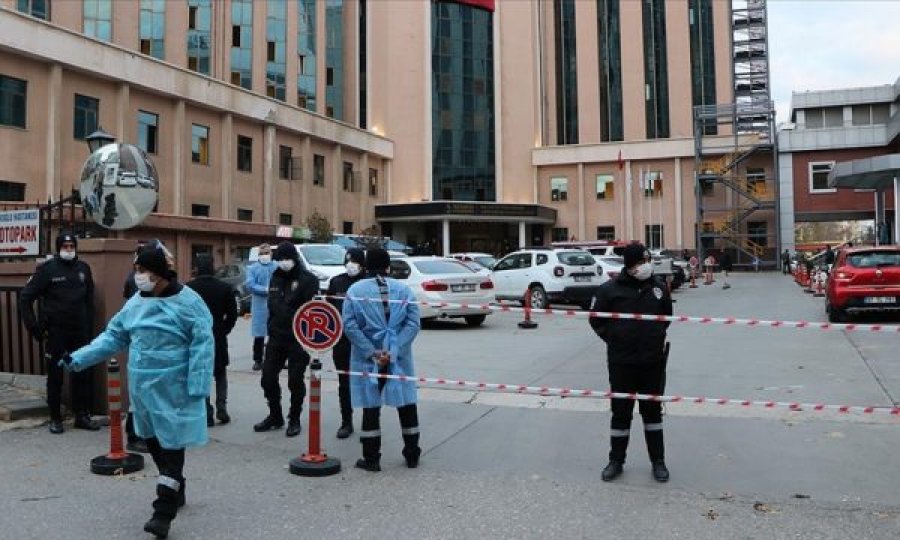 Tetë të vdekur nga zjarri në repartin për Covid-19 të një spitali privat në Turqi
