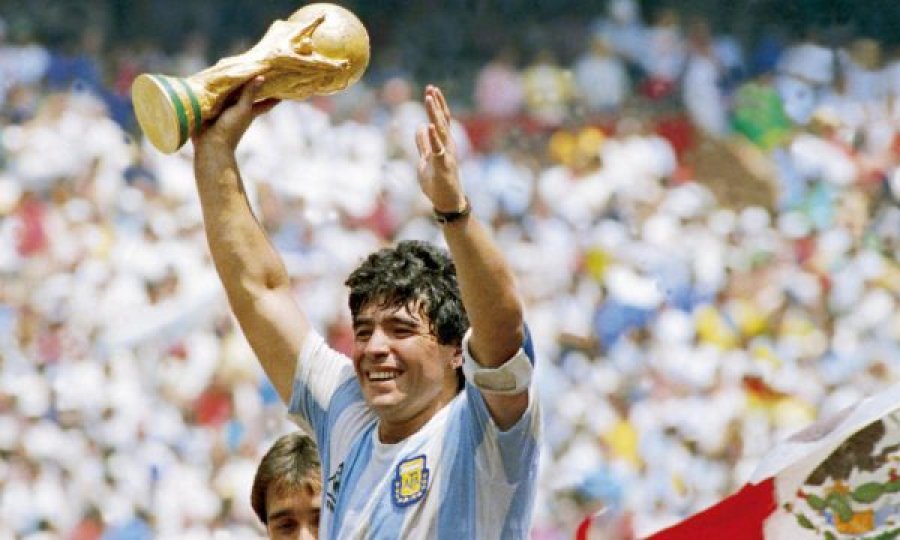  Maradona kërkoi që trupi i tij të balsamohej dhe të ekspozohej në muze 