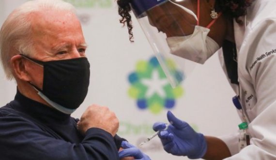 Joe Biden u vaksionua kundër Covid-19 dhe transmetimi u bë drejtpërdrejt në televizion