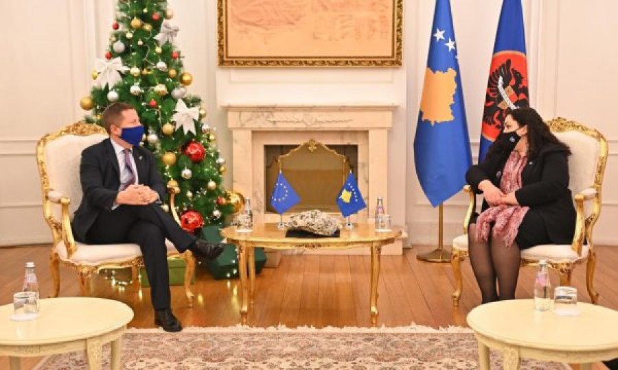  Shefi i BE-së në Kosovë kërkon që të miratohet shpejt Buxheti për vitin 2021 