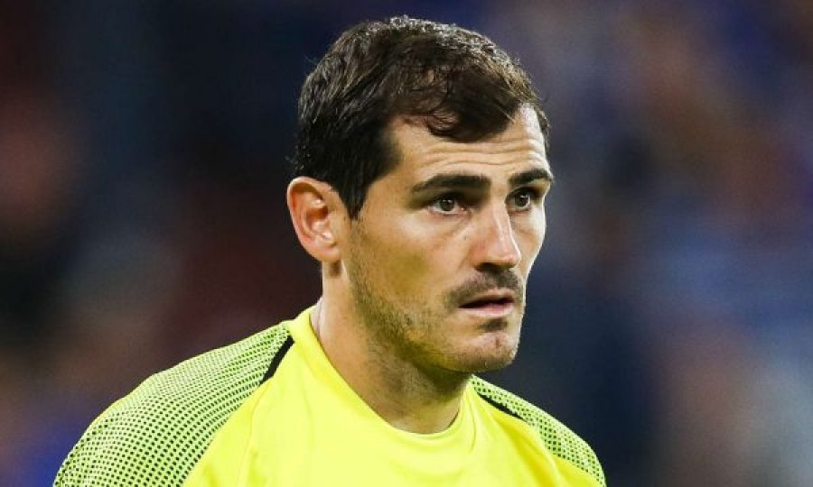 Iker Casillas bashkohet me zjarrfikësit për ta shuar zjarrin
