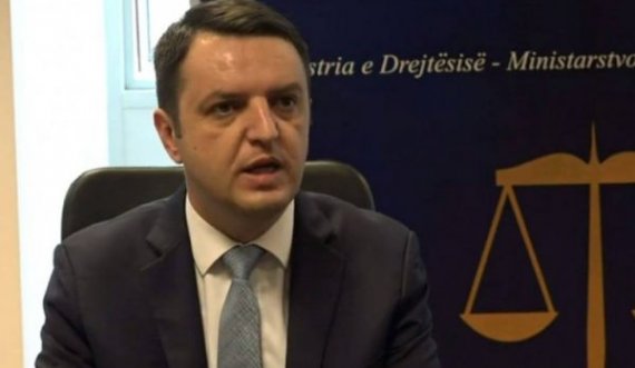 Vaksinimi i Kurtit me dozën e dytë, reagon ish-ministri i Drejtësisë