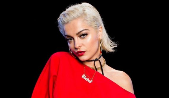 Bebe Rexha publikon foto duke urinuar