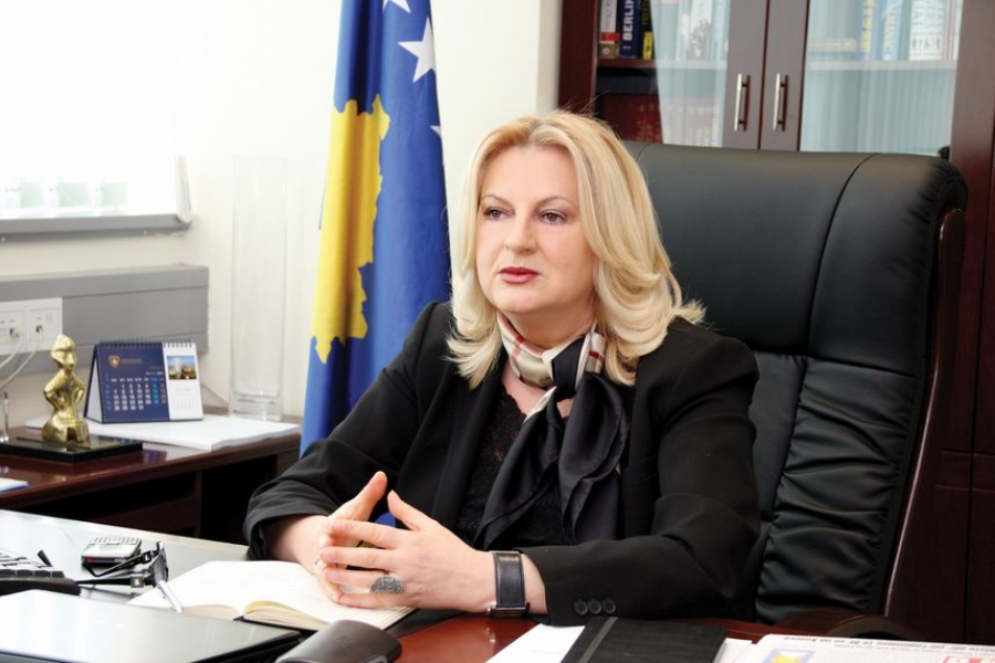 Edita Tahiri pyet: Kosova po prin në mbajtje të zgjedhjeve të shpeshta, kur do të prijë në ekonomi? 