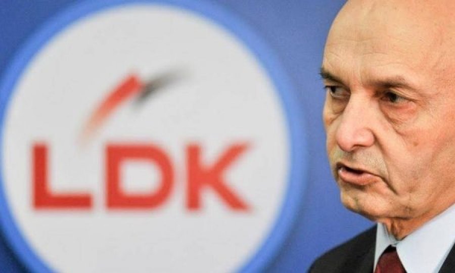 Isa Mustafa i ka dy fjalë për shamitë e kuqe