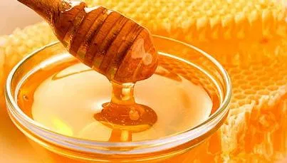  Mjalti i artë, antibiotiku natyral nga kuzhina juaj