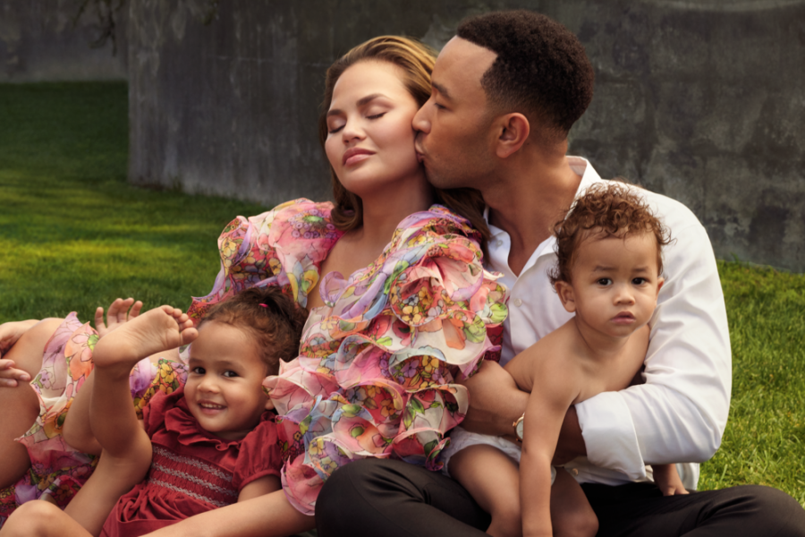 Pasi humbi fëmijën e tretë, Chrissy Teigen merr vendimin drastik për veten dhe familjen e saj