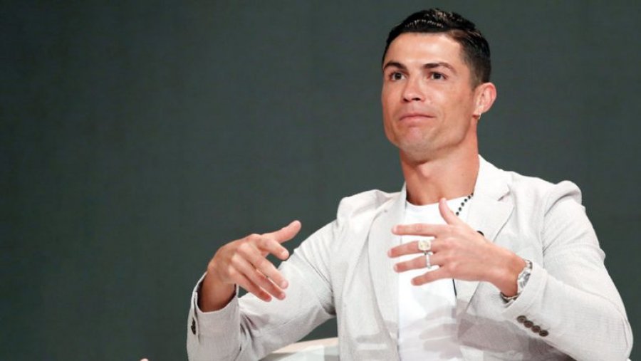 Ronaldo udhëton drejt Dubait për Krishtlindje,  shkakton polemika në Itali