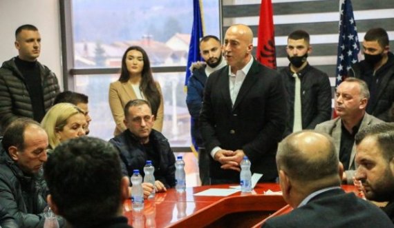 Haradinaj i bindur për fitore, e mobilizon Deçanin