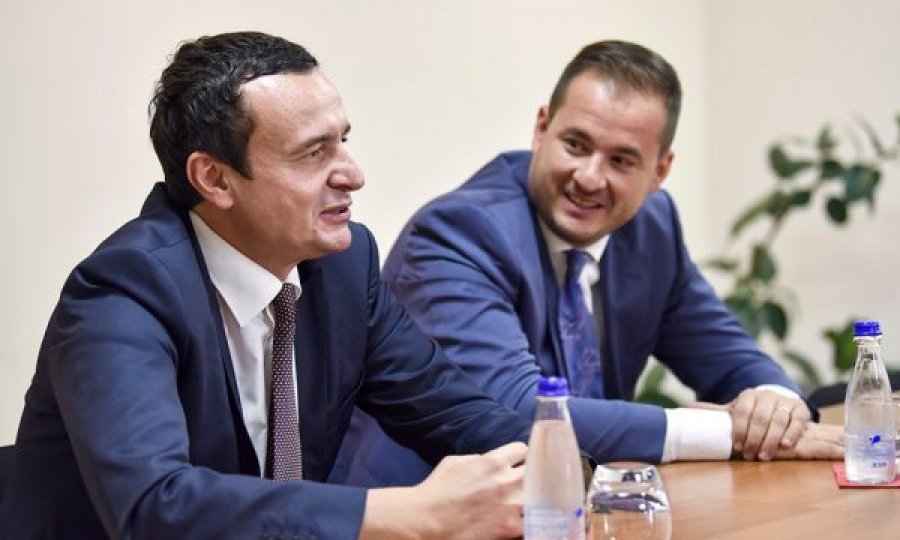 Tre ditë pasi u betua si deputet, Kushtetuesja rrëzoi qeverinë, vendi shkon në zgjedhje
