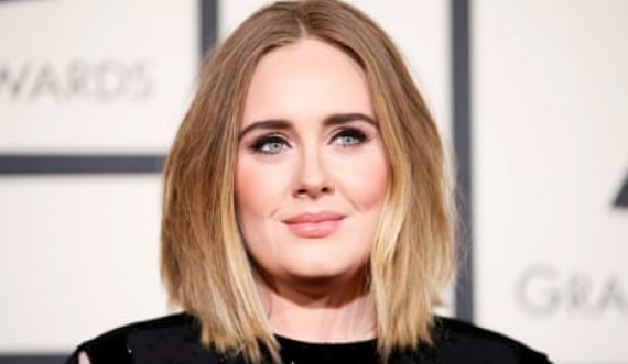 Adele fitoi 5 milionë euro këtë vit edhe pse nuk nxori asnjë këngë të re
