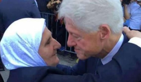 Kërkesa e plakës kosovare drejtuar Bill Clintonit ngriti botën në këmbë, ja çka i tha ajo