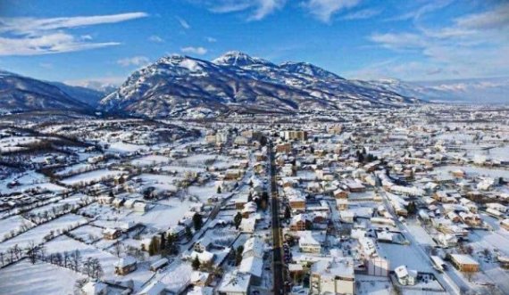 Bora shkakton dëme në rrjetin elektrik në Deçan