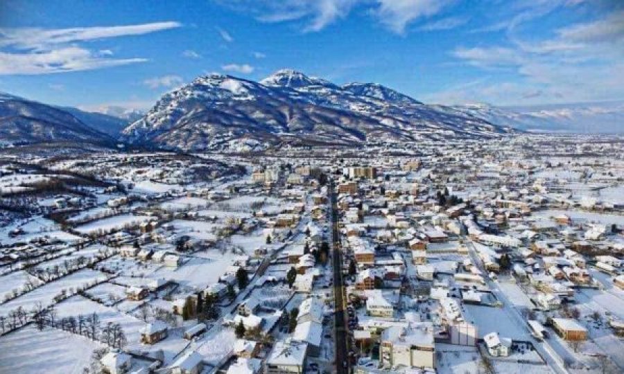 Bora shkakton dëme në rrjetin elektrik në Deçan