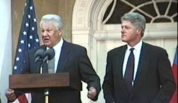 Publikohet një bisedë e rrallë e Bill Clintonit dhe Rusisë për Kosovën, një e vërtetë e madhe u zbulua aty