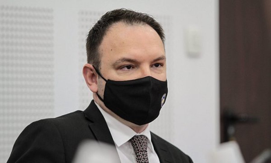 Prapaskenat e shkarkimit të shefit të AKI-së nga Hoti e Osmani