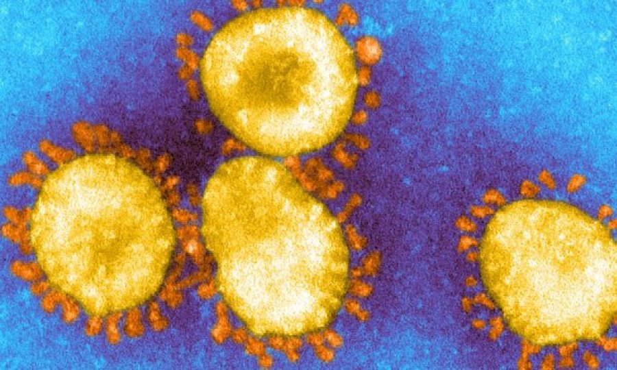 Studimi anglez tregon që varianti i ri i virusit s’shkakton sëmundje më të rëndë