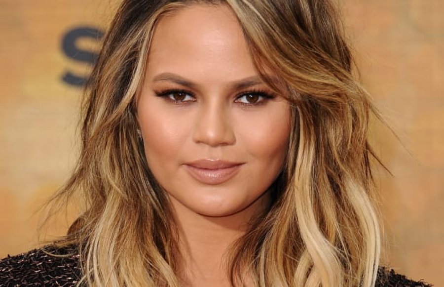 E varur nga alkooli, Chrissy Teigen tregon se ka 4 javë esëll 