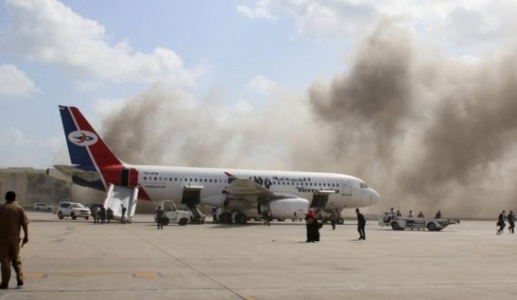 Shkon në 22 numri i të vdekurve nga sulmi në aeroportin e Jemenit