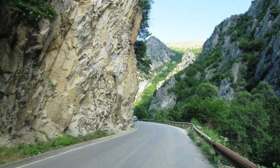Nesër mbyllet rruga Prizren-Prevallë 