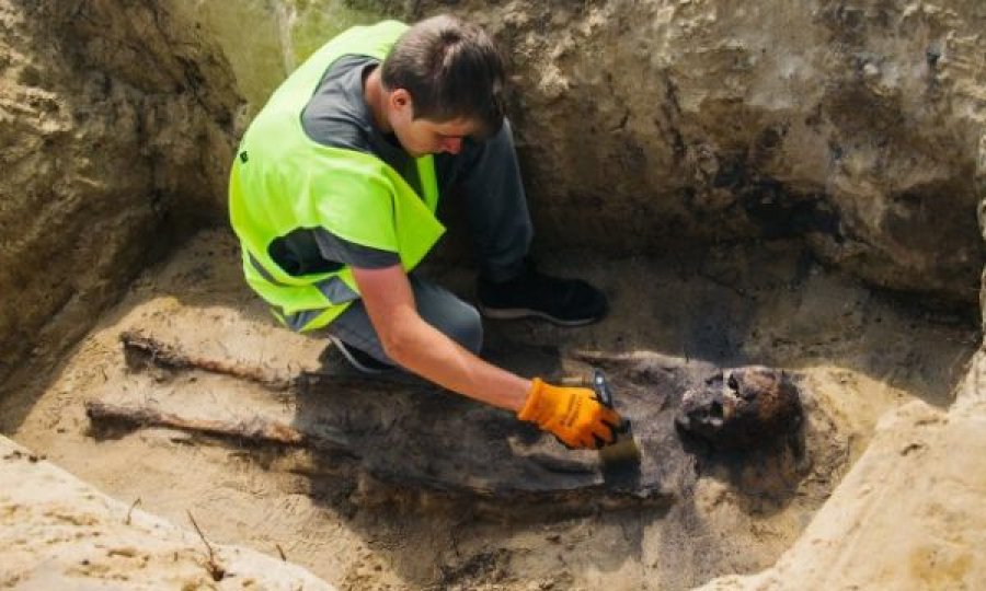 Misteri i një varri masiv 500-vjeçar që përmbante kufomat e 115 fëmijëve me monedha të mbushura në gojët e tyre