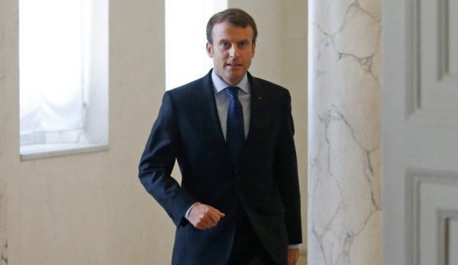  Macron: Do të ndërmarrim një rrugë të re me një ekip të ri 