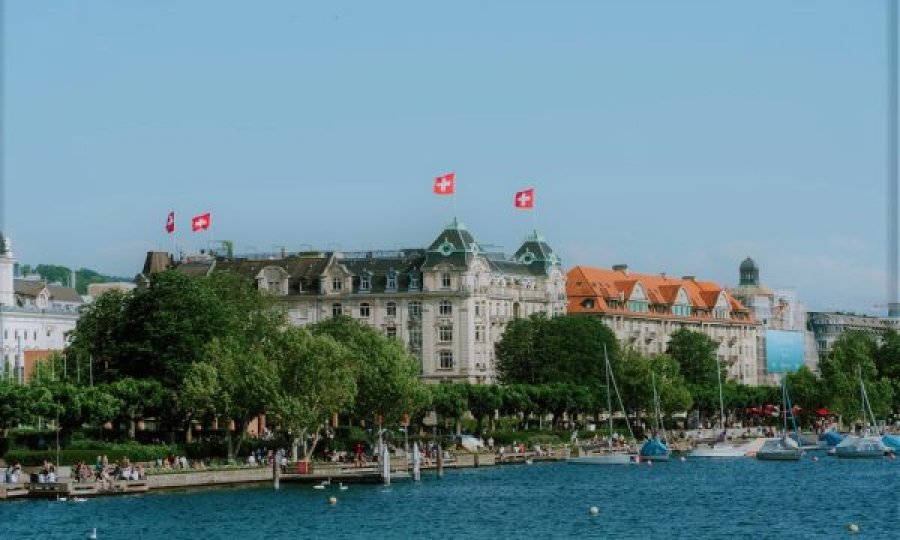 Një qytet zviceran dhuron kupon në vlerë prej 500 frangash
