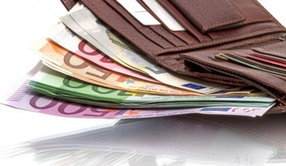 E lë bashkëshortin sepse u sëmurë rëndë, pas 5 muajsh nusja i kërkon 'pare' vjehrrës 