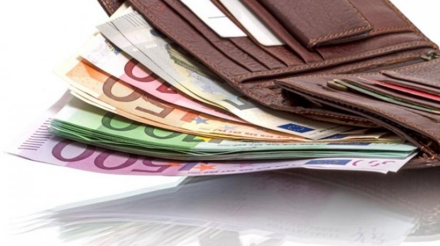 E lë bashkëshortin sepse u sëmurë rëndë, pas 5 muajsh nusja i kërkon 'pare' vjehrrës 